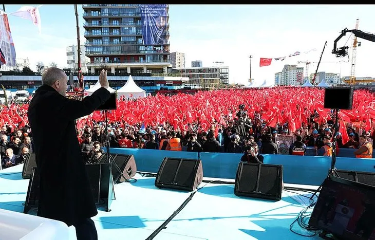 Başkan Erdoğan vatman koltuğunda! Başakşehir-Kayaşehir metrosunda ilk sürüşten kareler...