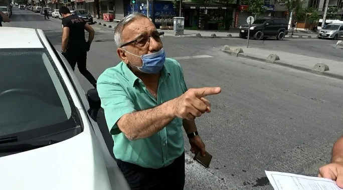 İstanbul’da izin kağıdı kontrol edilen vatandaş polisin üzerine yürüdü - 1