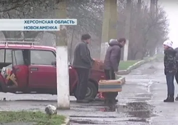 Karısını boğazından zincirledi!