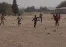 Mehmetçik, Suriyeli çocuklarla oyun oynadı, köpek sevdi