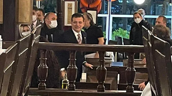 Sultan Vahdettin’e hakaret sonrası AK Parti’den CHP’ye İmamoğlu göndermesi: İngiliz sevdalısını uzakta aramayın balıkçıda Büyükelçiyle kadeh tokuşturana bakın