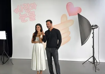 Hande Erçel ve Barış Arduç'tan izleyicilerine sıcak selam!