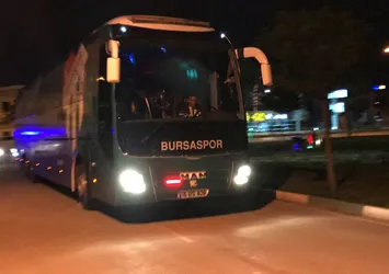 Bursaspor takım otobüsüne taşlı saldırı