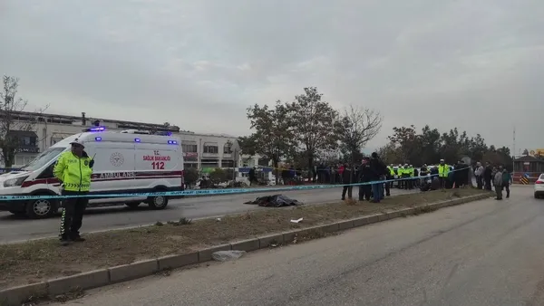 bursada-14-yasindaki-cocuk-beton-mikserinin-altinda-kalarak-feci-sekilde-can-verdi-1667488928353.jpg Bursa’da 14 yaşındaki çocuk beton mikserinin altında kalarak feci şekilde can verdi