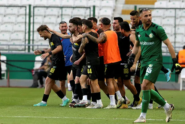 sanliurfaspor-bucasporu-farkli-maglup-ederek-spor-toto-1inci-lige-yukseldi-1686854367532.jpg Şanlıurfaspor Bucaspor'u farklı mağlup ederek Spor Toto 1'inci Lig'e yükseldi!