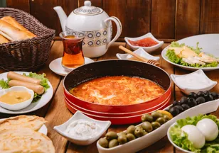 Beyin sağlığını bozan alışkanlık: Kahvaltıyı böyle geçiştirmek zihni yoruyor, odağı düşürüyor