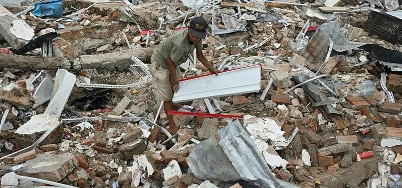 6,2 büyüklüğündeki depremde ölenlerin sayısı 56'ya ulaştı!
