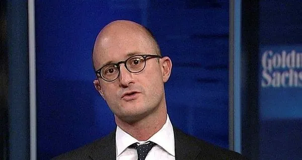 Ünlü ekonomist Robin Brooks, TL’ye karşı yapılan manipülasyonu grafiklerle anlattı