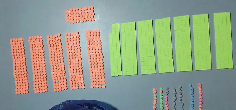 Tişörtünden bin 324 uyuşturucu hap çıktı