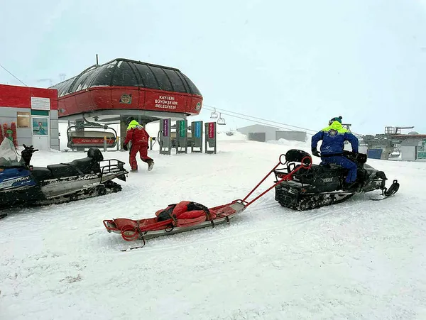 son-dakika-kayseride-cig-dustu-1-turist-hayatini-kaybetti-1642346233659.jpg Son dakika: Kayseri'de çığ düştü! 1 turist hayatını kaybetti - 1