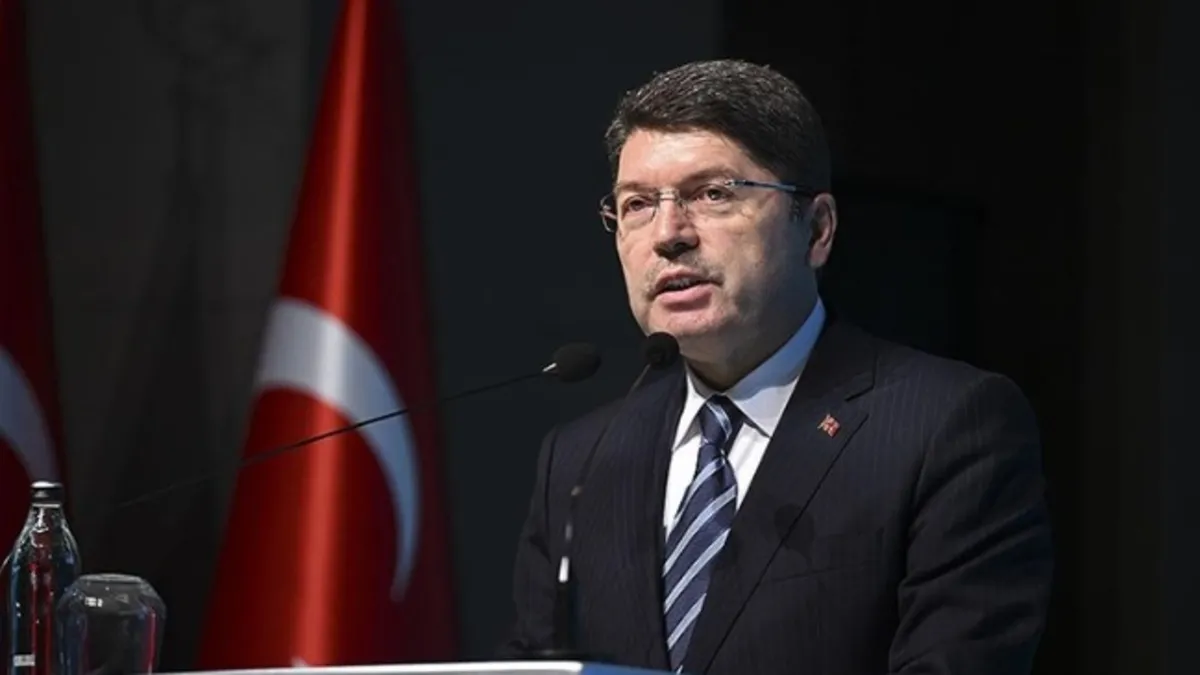 Bakan Tunç'tan yargıya yönelik iftiralara tepki: Savunmanın yapılacağı yer sokaklar değil