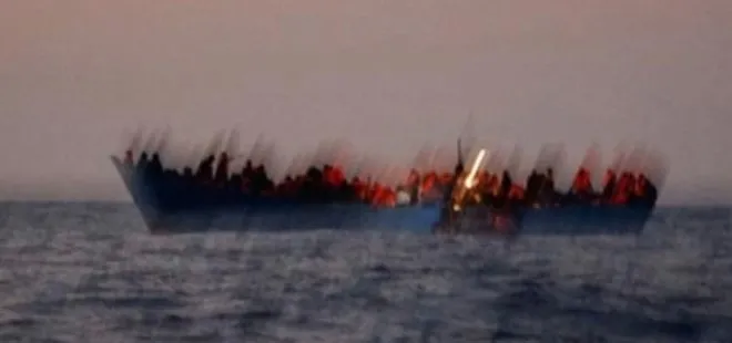 Tunus açıklarında yarı batık haldeki geminden 4 Türk denizci kurtarıldı