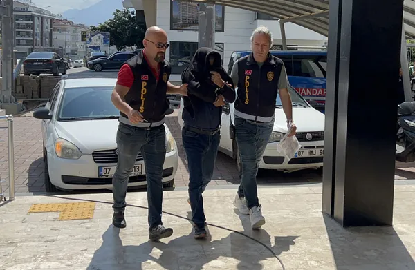 1683556977801.jpg Antalya'da evlat vahşeti! Sözleri kan dondurdu | Cesedi elbise dolabında bulundu - 1