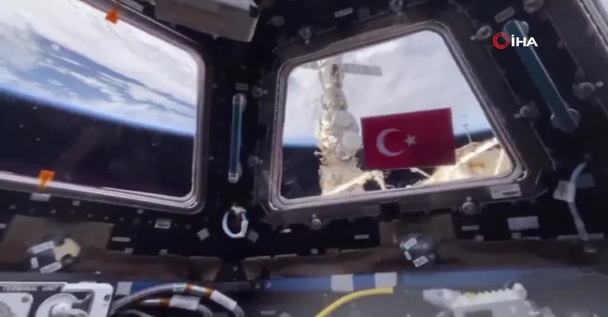 Rus kozmonot Cumhuriyet’in 100. yılını uzaydan kutladı!