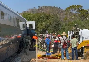 Meksika'da tren raydan çıktı: Çok sayıda ölü ve yaralı var