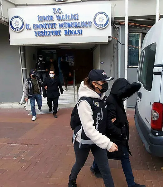 Son dakika: İzmir merkezli FETÖ’nün TSK yapılanmasına yönelik soruşturmada yeni gelişme: 44 şüpheli tutuklandı