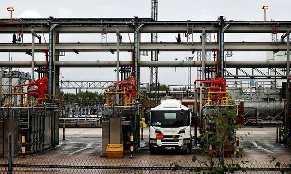 İngiltere yeni tır şoförlerine geçici vize verecek! Yakıt krizi sonrasında son dakika kararı! Yılda 40 bin sterlin kazanacaklar