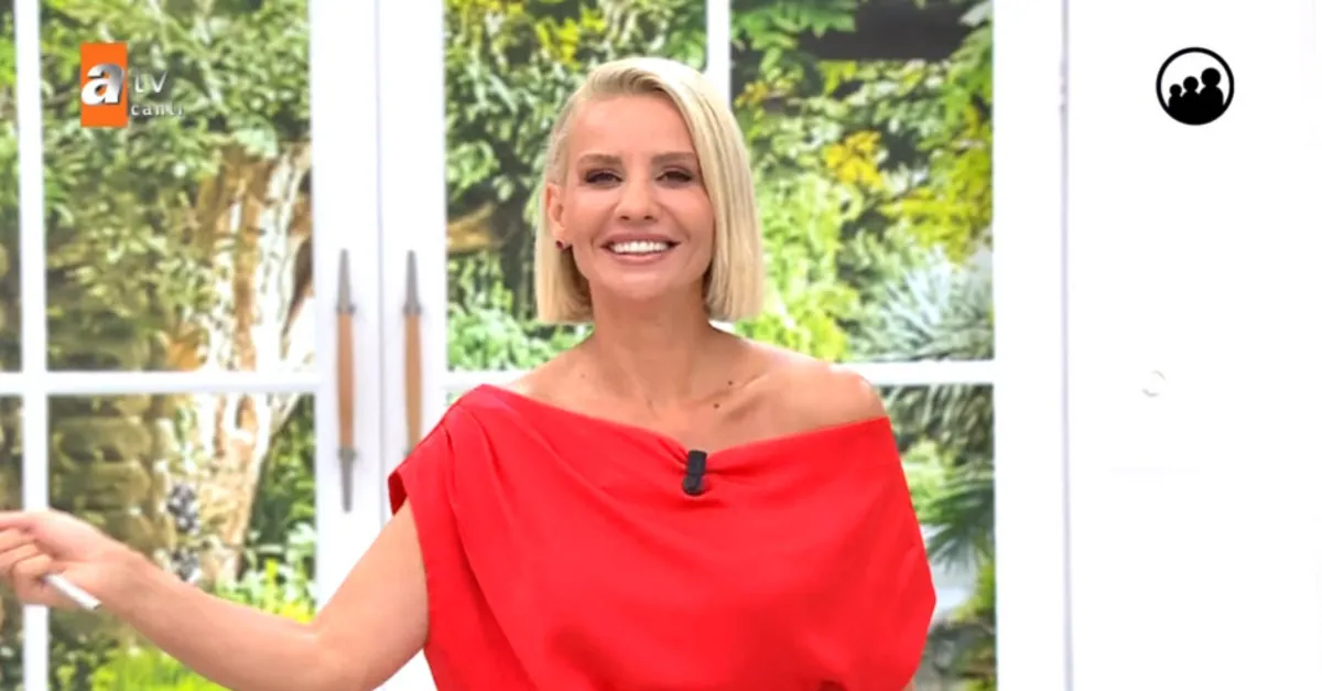 Esra Erol 30 Ağustos Salı canlı yayın izle