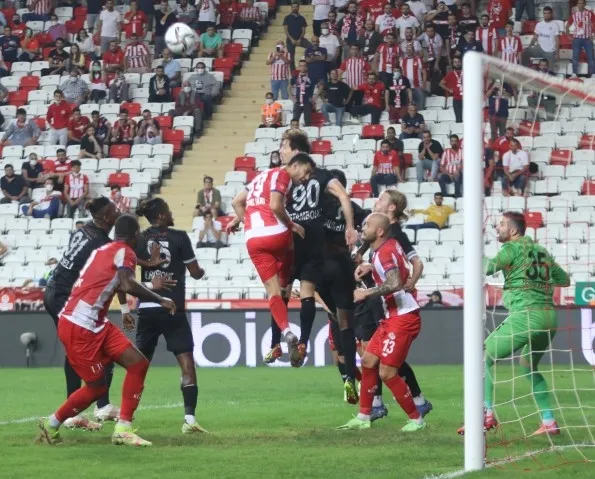 Balotelli atıyor Adana Demir kazanıyor | Antalyaspor 1-2 Adana Demirspor (MAÇ SONUCU ÖZET) - 7