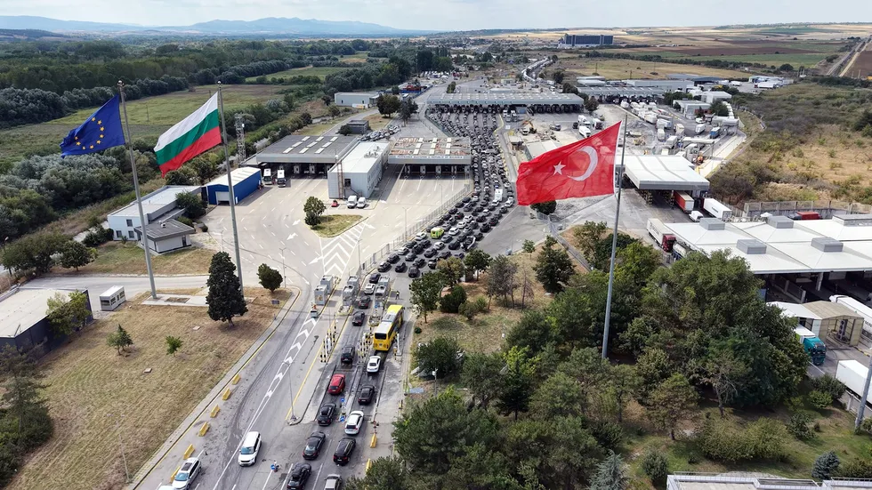 Kapıkule’de son 3 yılın araç çıkış rekoru! Gurbetçi dönüşünde yoğun trafik - 6