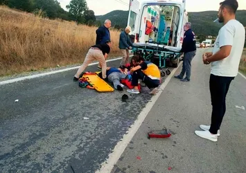 Domaniç'te otomobil ile motosiklet çarpıştı