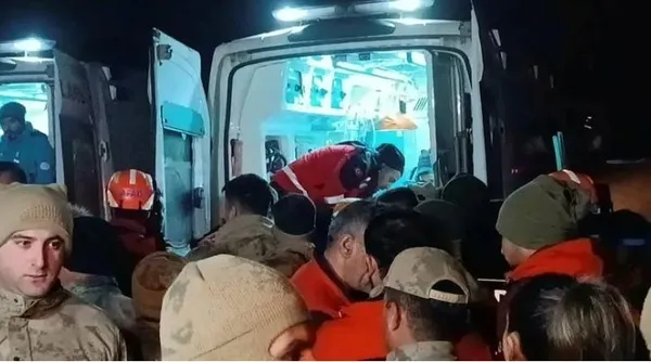 Gaziantep’te polis helikopteri düştü! 2 pilot şehit oldu! İşte olay yerinden ilk görüntüler