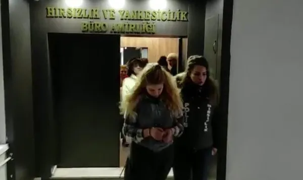 her-biri-suc-makinasi-kilik-degistirmek-ise-yaramadi-198-farkli-kamera-incelenerek-tespit-edildiler-1674113585439.jpg Her biri suç makinası! Kılık değiştirmek işe yaramadı: 198 farklı kamera incelenerek tespit edildiler - 6