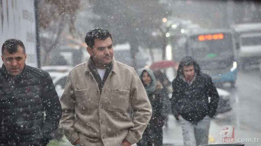 Sarıyer, Çekmeköy, Sultangazi okullar tatil mi? 12 Şubat İstanbul kar tatili açıklamaları 3