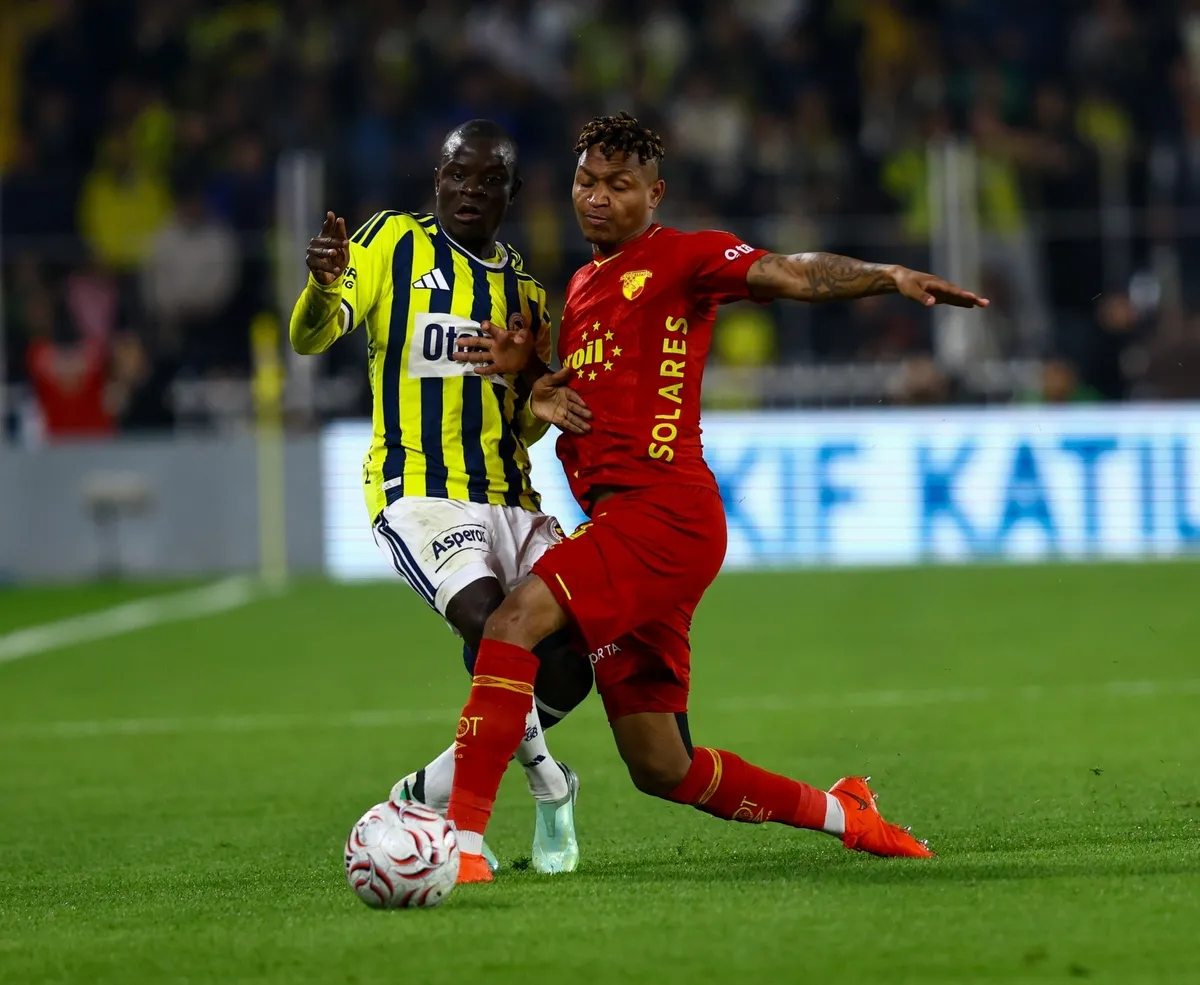 CANLI Fenerbahçe'de Dirk Kuyt dönemi: Kadıköy'de Göztepe'ye karşı tek hedef 3 puan - 6