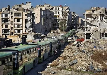 Halep'te tahliye konvoyuna saldırı