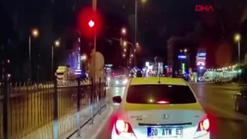 Metrelerce havaya uçarak yere düştü!