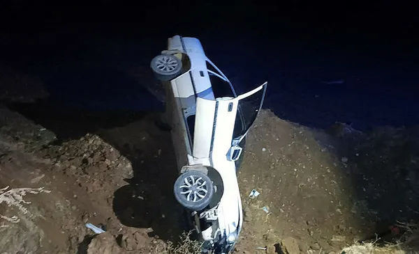 sivasta-devrilen-otomobilin-surucusu-agir-yaralandi-1675631169466.jpg Sivas'ta devrilen otomobilin sürücüsü ağır yaralandı - 2