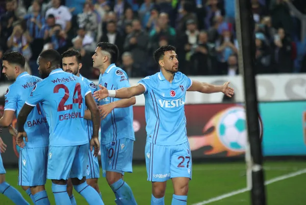 trabzonda-puanlar-paylasildi-trabzonspor-2-2-konyaspor-mac-sonucu-ozet-1667761963963.jpg Trabzon'da puanlar paylaşıldı! Trabzonspor 2-2 Konyaspor (MAÇ SONUCU-ÖZET) - 2