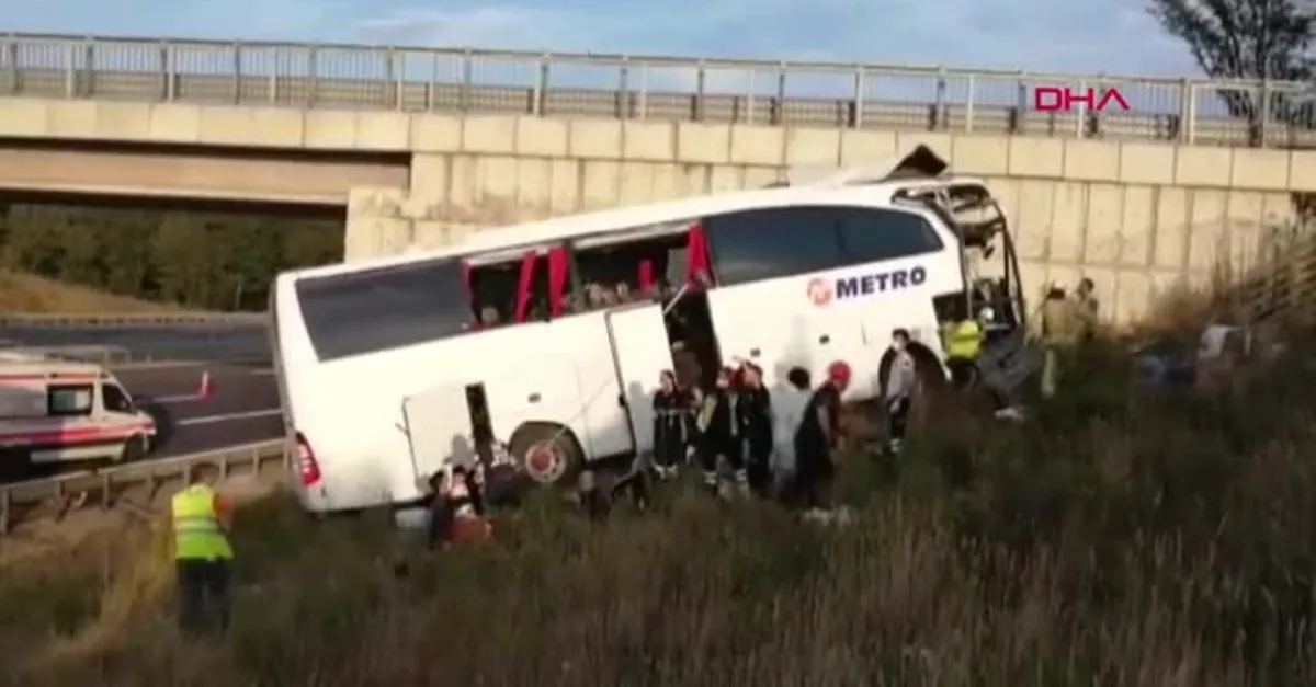 Son dakika: Sarıyer Kuzey Marmara Otoyolu'nda otobüs yoldan çıktı: Çok sayıda ölü ve yaralı var