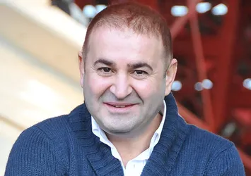 Şafak Sezer'e sahte davetiye şoku