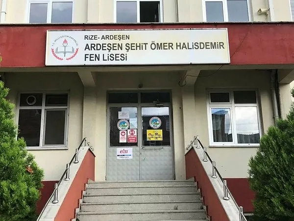 Sözcü gazetesi yazarı Emin Çölaşan’dan başörtülü teğmene skandal hakaret!