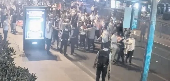 diyanetten-15-temmuz-genelgesi-sehitler-icin-tum-camilerde-hatim-okunacak-1625132191356.jpg Diyanet’ten 15 Temmuz genelgesi! Şehitler için tüm camilerde hatim okunacak - 2