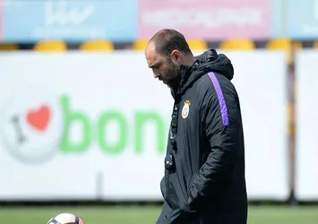 Futbolcular rest çekti: Ya Tudor ya biz...