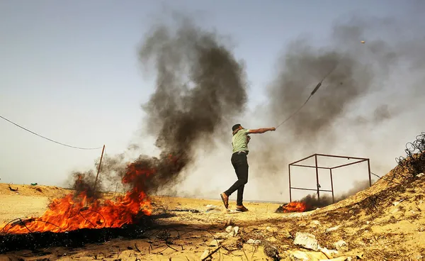 canimiz-kanimiz-sana-feda-aksa-filistinlilerin-nobeti-devam-ediyor-9-sehit-ve-yuzlerce-yarali-var-1620670033583.jpg Canımız kanımız sana feda Aksa! Filistinlilerin nöbeti devam ediyor! 24 şehit ve yüzlerce yaralı var - 2