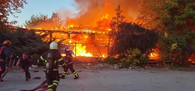 Sakarya’da kafede korkutan yangın!