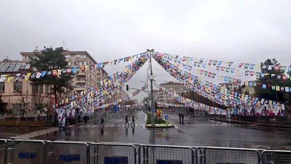HDP'ye miting şoku! Kimse gelmeyince yağmuru bahane ettiler - 1