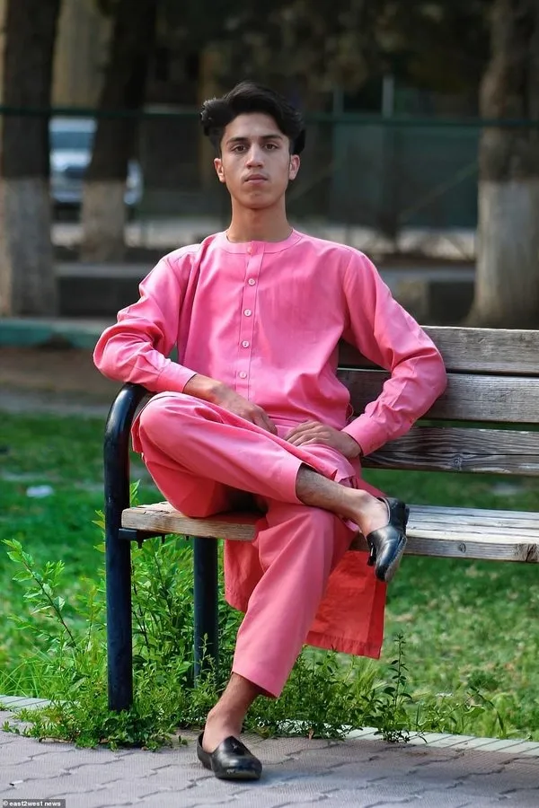 Dünya Afganistan’da uçaktan düşen kişiyi konuşuyor! Kimliği belli oldu | İşte son mesajı