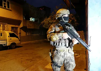 İstanbul'da uyuşturucu satıcılarına şafak operasyonu