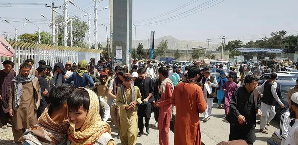 afganistanda-taliban-ilk-kez-basin-toplantisi-duzenledi-intikam-amaci-gutmeyecegiz-ve-kimsenin-evine-girilmeyecek-1629214571346.jpg Afganistan'da Taliban ilk kez basın toplantısı düzenledi: İntikam amacı gütmeyeceğiz ve kimsenin evine girilmeyecek - 8