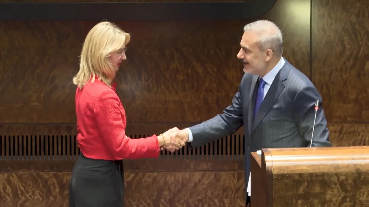 Bakan Fidan, Fin Parlamentosu Başkanı Jussi Halla-aho ile bir araya geldi