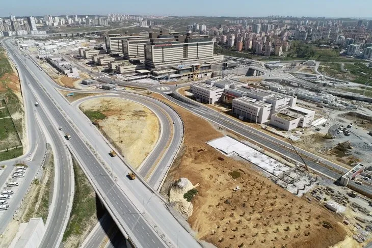 İBB’nin yapmadığı Başakşehir Şehir Hastanesinin yol çalışmaları hızla devam ediyor