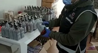 aci-haberler-pes-pese-gelmeye-devam-ediyor-sahte-icki-kurbanlari-35e-yukseldi-1639720217723.jpg Acı haberler peş peşe gelmeye devam ediyor! Sahte içki kurbanları 35’e yükseldi! - 3