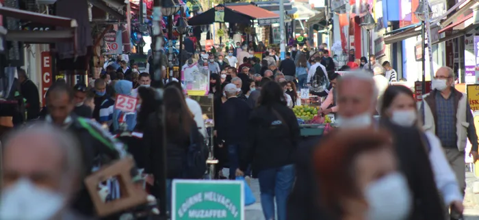 Bulgarların akın ettiği Edirne'de cadde doldu taştı! Adım atacak yer kalmadı - 2