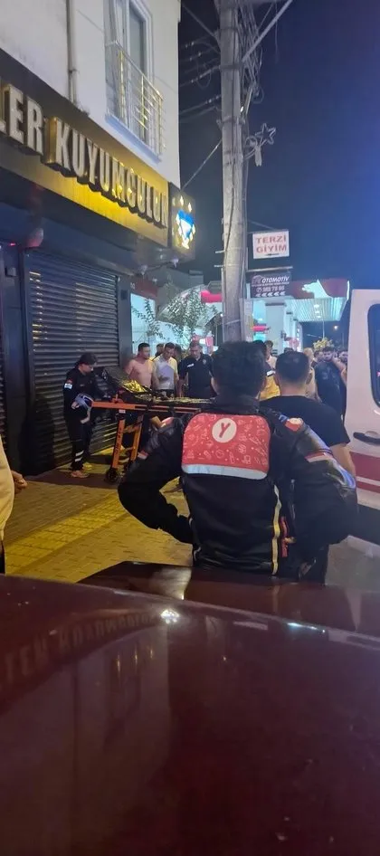 Sokak ortasında kanlı pusu: Husumetlisini başından vurup teslim oldu! O anlar kamerada