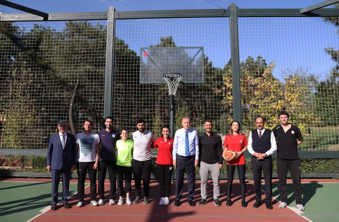 Son dakika: Başkan Erdoğan Ümraniye Millet Bahçesi'nde gençlerle basketbol oynadı - 10